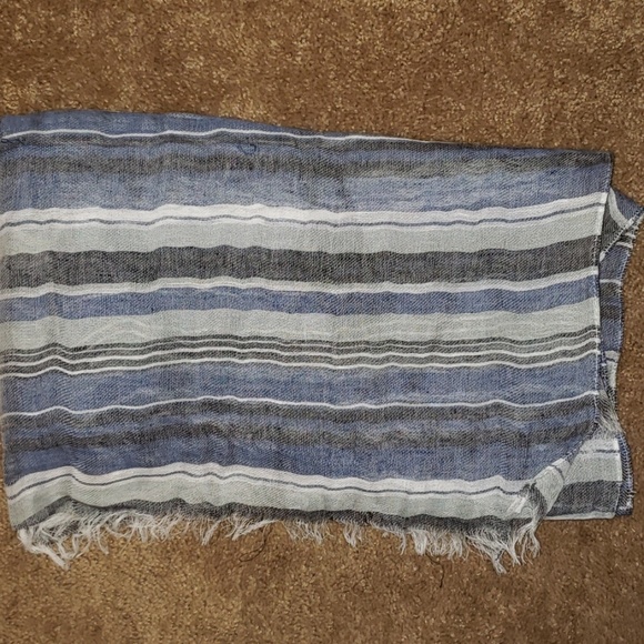 Scarf/wrap - Picture 2 of 3